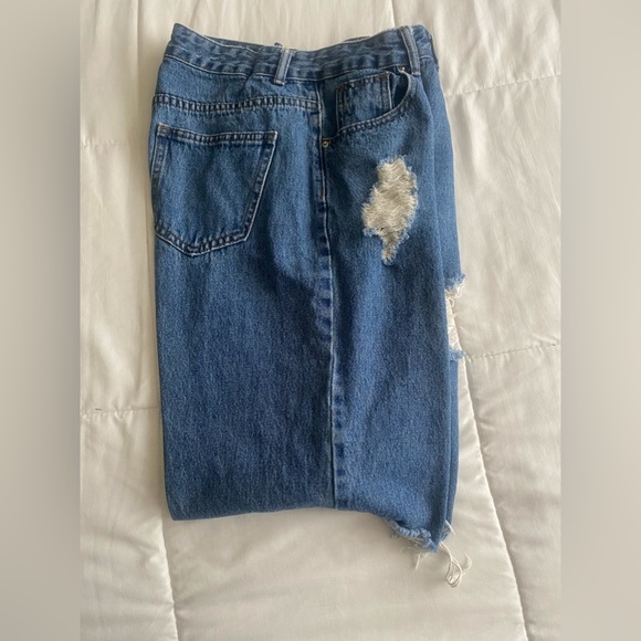 Navy Blue jeans from Shein selected size “Medium” - Picture 4 of 6